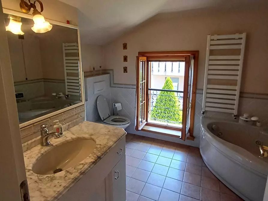 Immagine 36 di Casa bifamiliare in vendita  a Varano De' Melegari