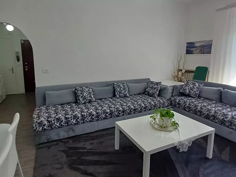 Immagine 11 di Trilocale in vendita  a Medesano