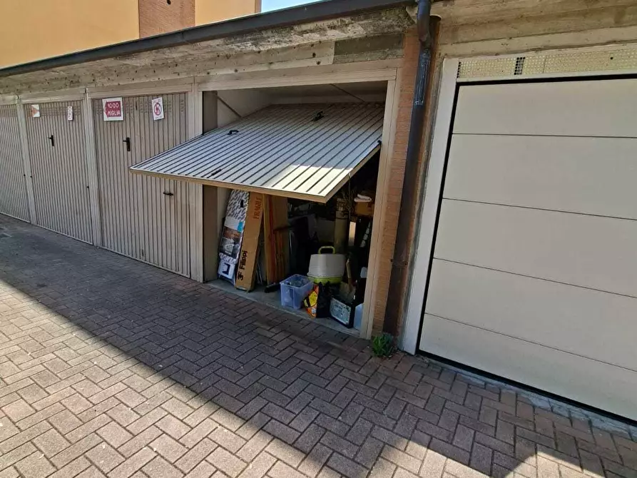 Immagine 28 di Bilocale in vendita  a Lesignano De' Bagni