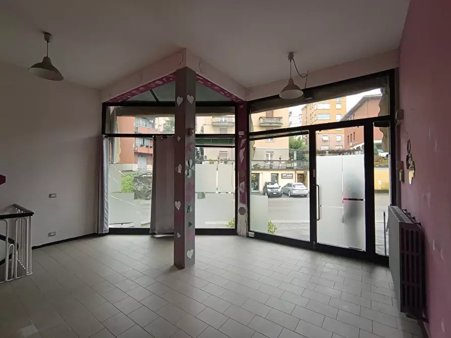 Immagine 6 di Locale commerciale in vendita  a Fornovo Di Taro