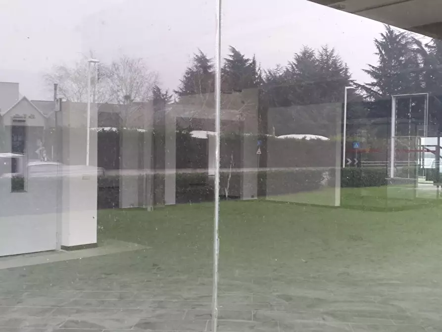 Immagine 36 di Attività artigianale in affitto  a Collecchio