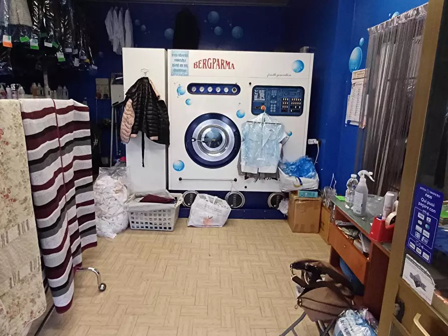 Immagine 5 di Attività commerciale in vendita  a Varano De' Melegari