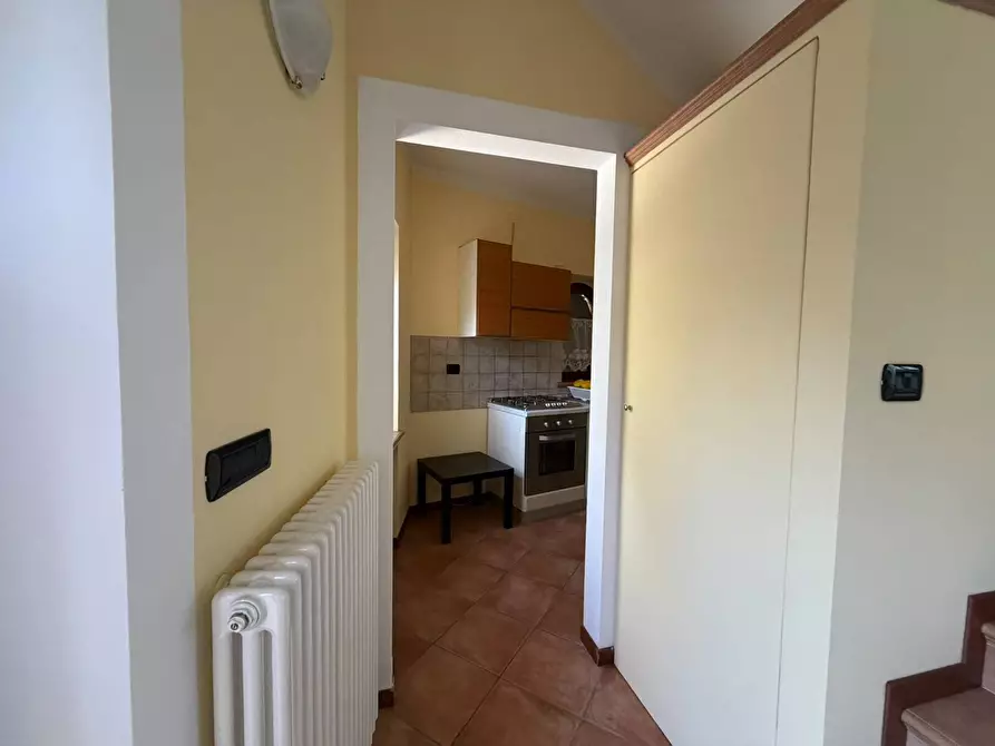 Immagine 6 di Bilocale in affitto  a Varano De' Melegari