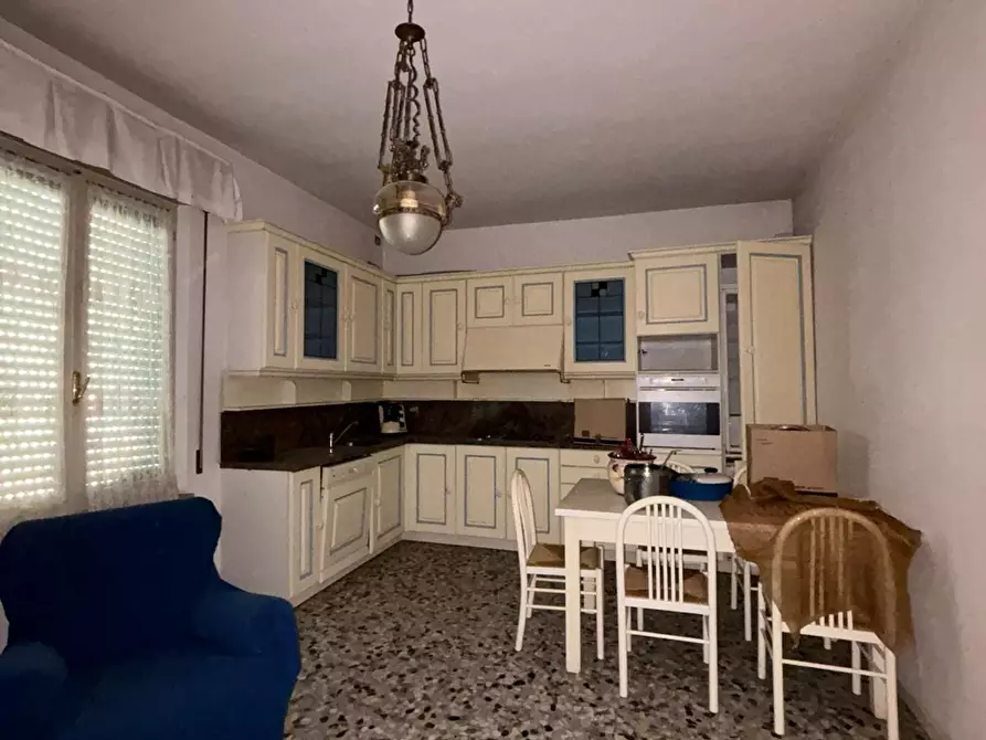 Immagine 30 di Casa trifamiliare in vendita  a Varano De' Melegari