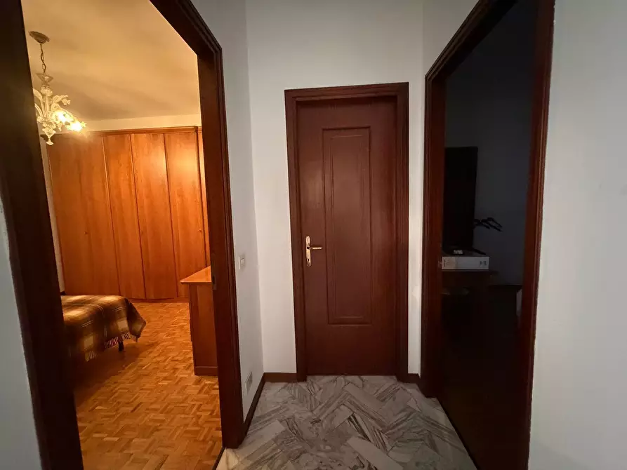 Immagine 19 di Trilocale in affitto  a Parma