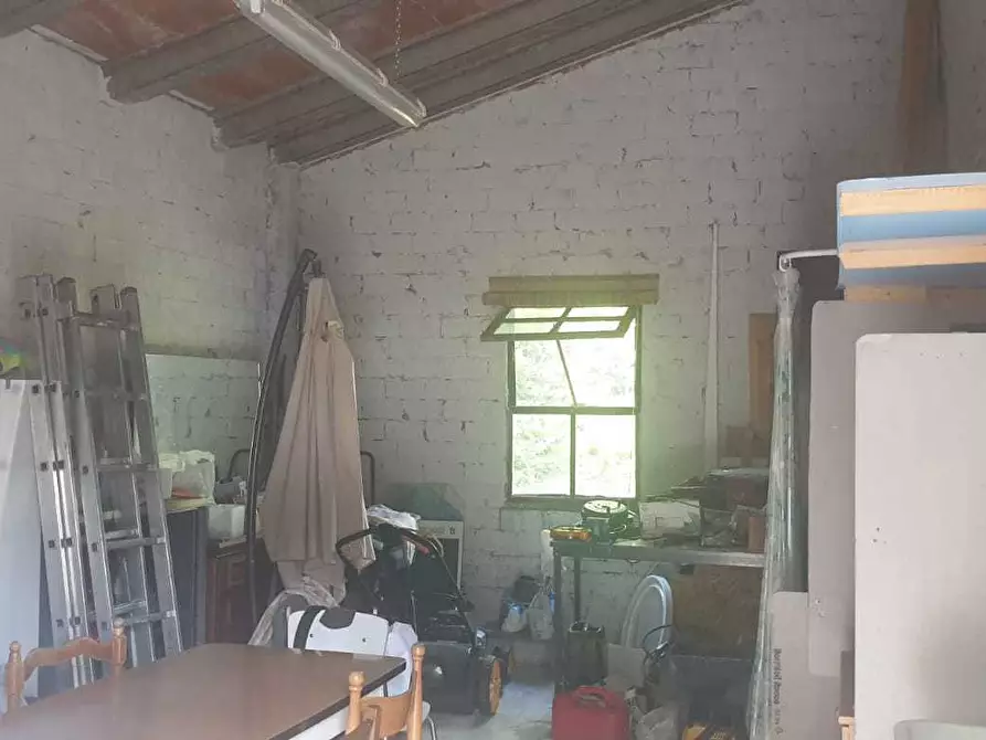 Immagine 4 di Garage in vendita  a Fornovo Di Taro