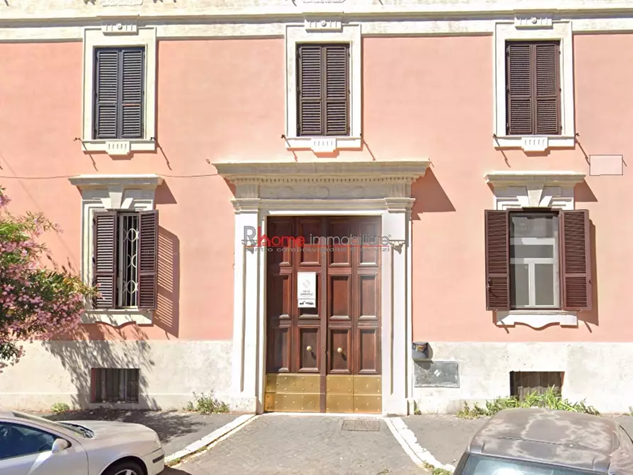 Immagine 12 di Magazzino in vendita  a Roma