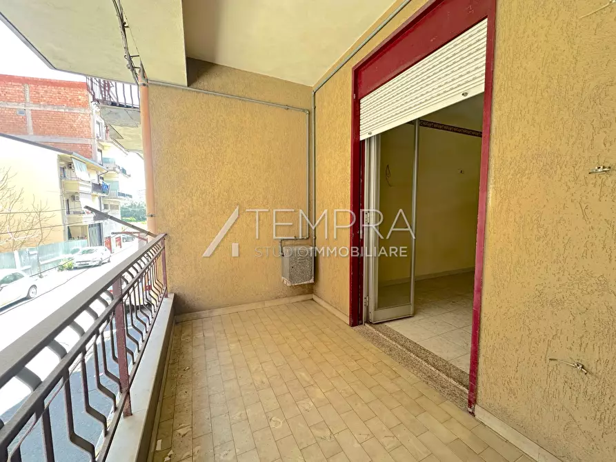 Immagine 18 di Appartamento in vendita  a Adrano