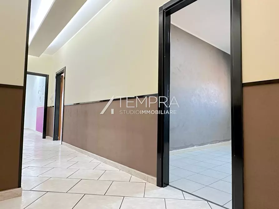 Immagine 10 di Appartamento in vendita  in VIA PAOLO VI a Adrano