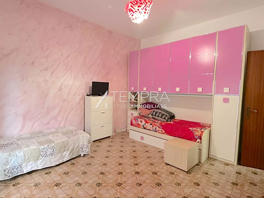 Immagine 16 di Appartamento in vendita  a Adrano