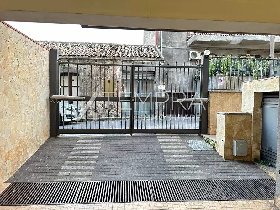 Immagine 36 di Appartamento in vendita  a Aci Castello