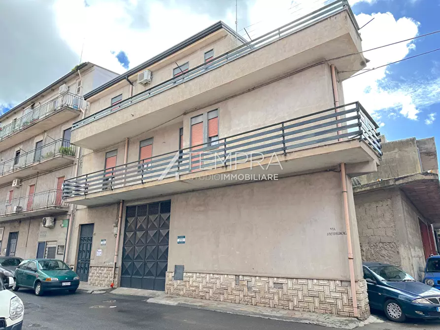 Immagine 2 di Appartamento in vendita  in via archeologica 12 a Adrano