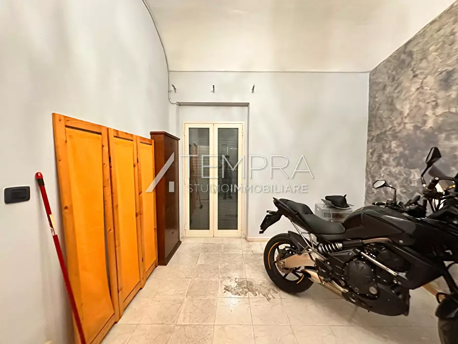 Immagine 6 di Casa indipendente in vendita  a Adrano