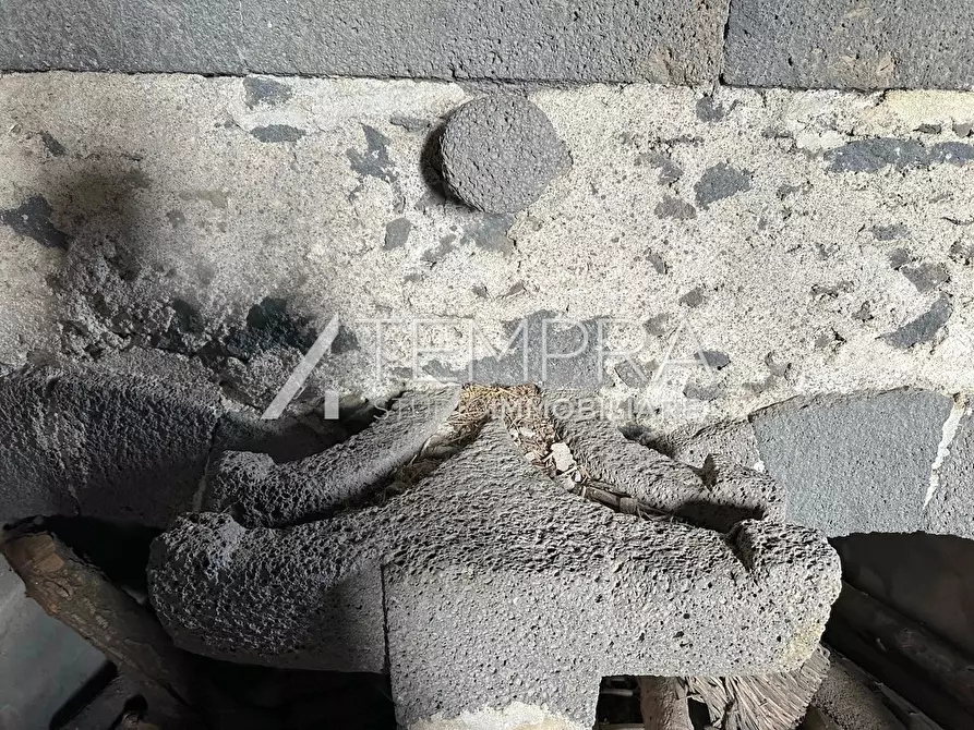 Immagine 18 di Rustico / casale in vendita  a Adrano