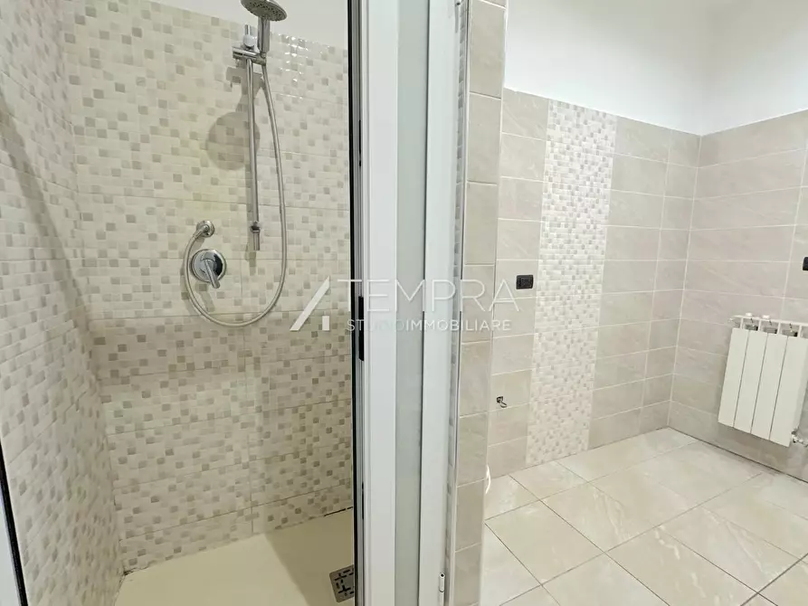 Immagine 8 di Appartamento in vendita  in VIA PAOLO VI a Adrano