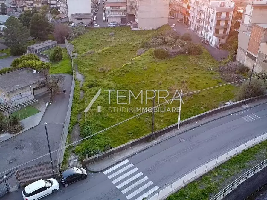 Immagine 10 di Terreno industriale in vendita  a Adrano