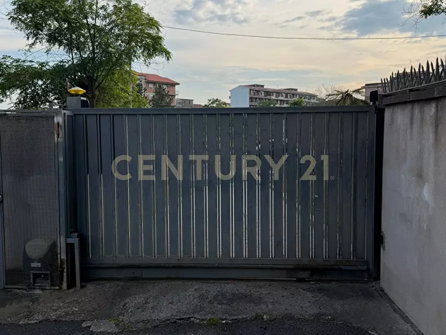 Immagine 12 di Garage in vendita  in Via Immacolata 37 a Catania