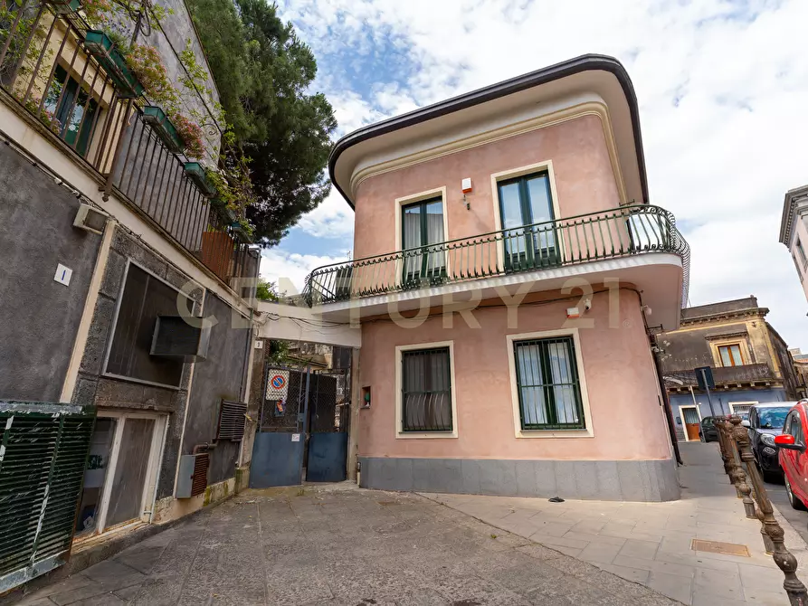 Immagine 4 di Rustico / casale in vendita  in Via Chiesa Madre 3 a Catania