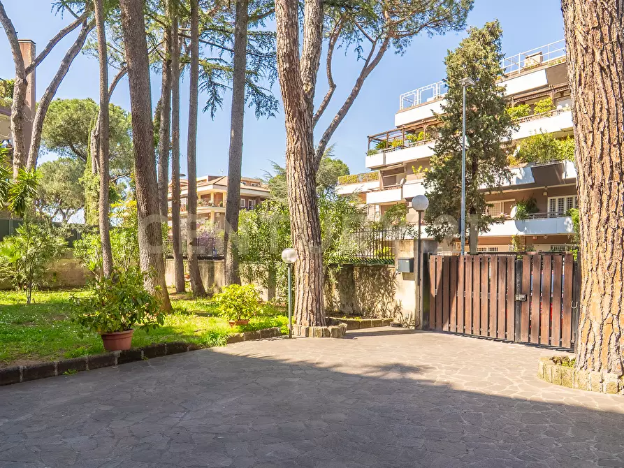 Immagine 92 di Attico in vendita  in Viale Cortina d'Ampezzo 199 a Roma