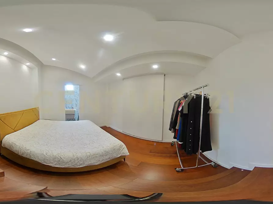 Immagine 102 di Villa in vendita  in SS284 a Adrano