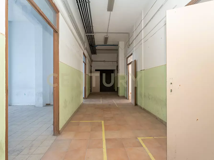 Immagine 4 di Attività commerciale in vendita  in Via Vittorio Emanuele 424 a Paterno'