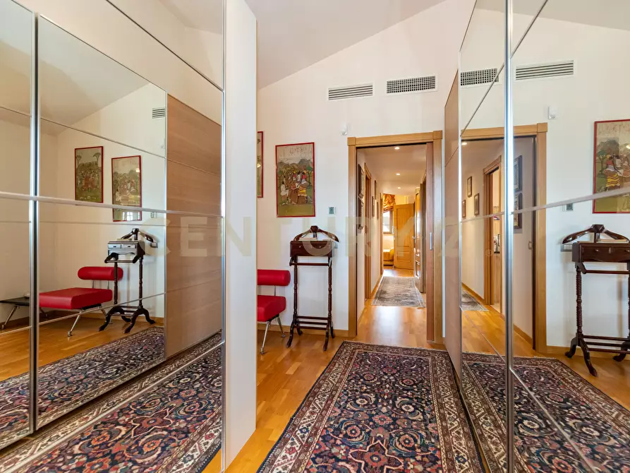 Immagine 49 di Villa in vendita  in Via Brinzio 20 a Aci Catena