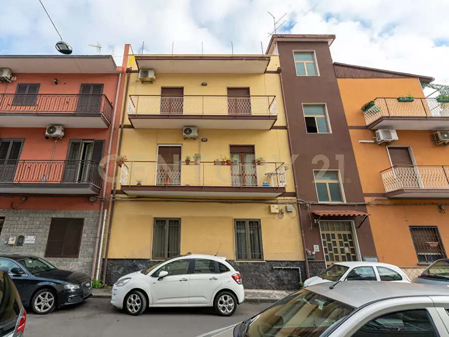 Immagine 1 di Pentalocale in vendita  in Via Edmondo de Amicis 62 a Catania
