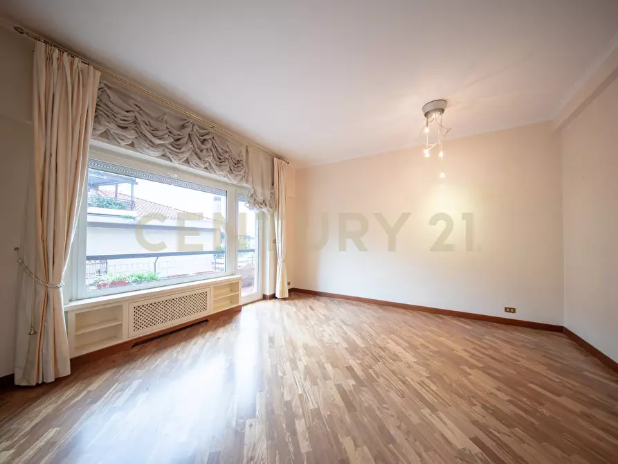 Immagine 3 di Trilocale in vendita  in Via Bevagna 56 a Roma