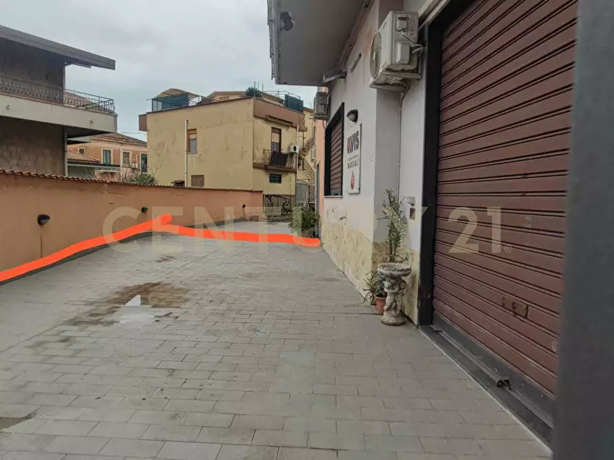 Immagine 12 di Locale commerciale in vendita  in Via Siculo Orientale 488 a Catania