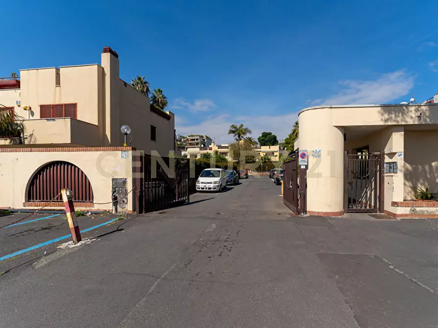 Immagine 2 di Villa in vendita  in Via Antonello da Messina 57 a Aci Castello