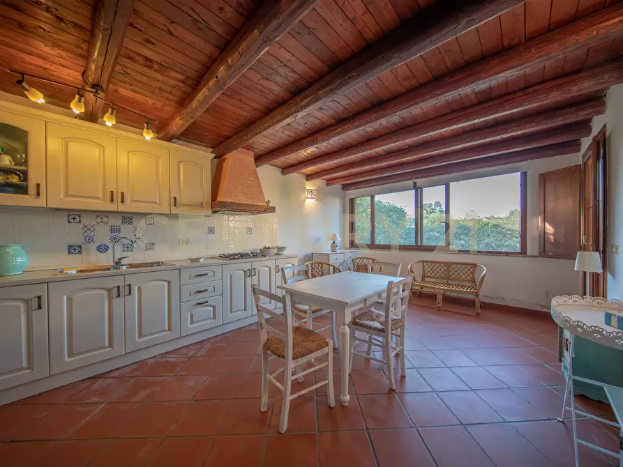 Immagine 1 di Casa indipendente in vendita  in Via Madrid a San Teodoro