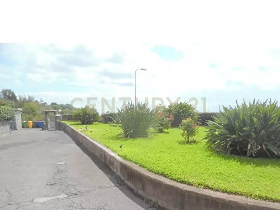 Immagine 23 di Pentalocale in vendita  in Via Alessandro Scarlatti 17 a Aci Castello