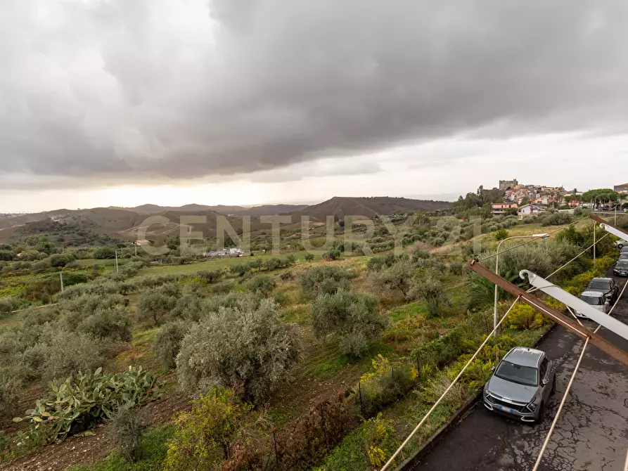Immagine 23 di Pentalocale in vendita  in Viale Carmine Caruso 10 a Motta Sant'anastasia