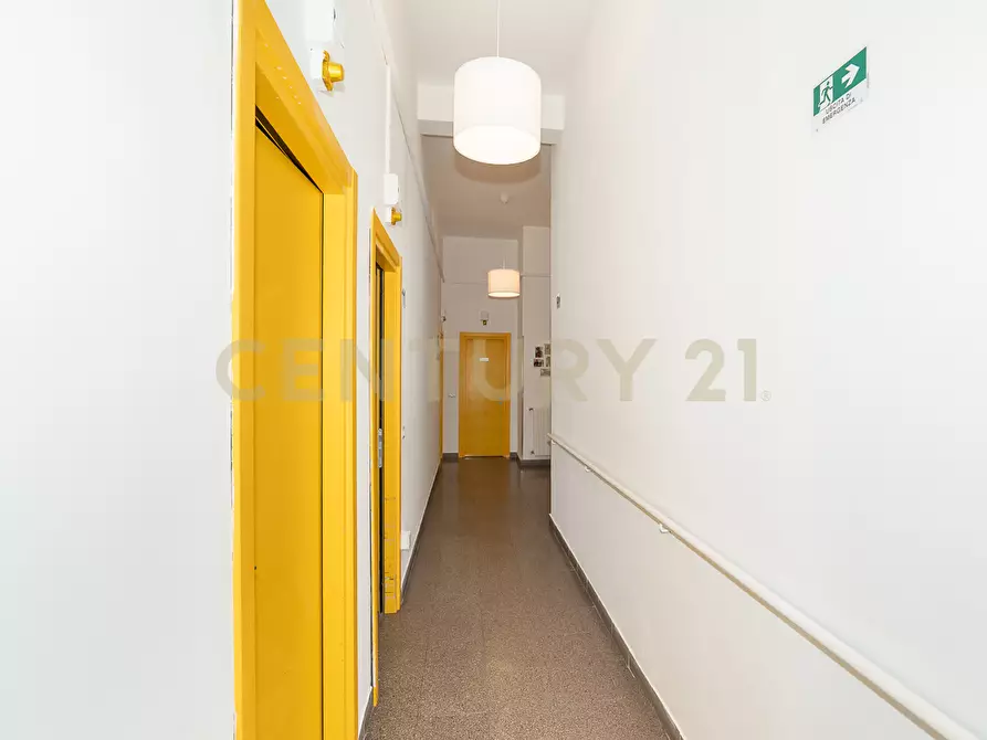 Immagine 12 di Locale commerciale in vendita  in Viale Polibio a Siracusa