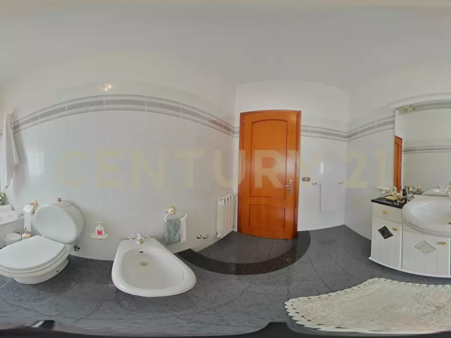 Immagine 53 di Pentalocale in vendita  in Piazza Giovanni Longo 122 a Misterbianco