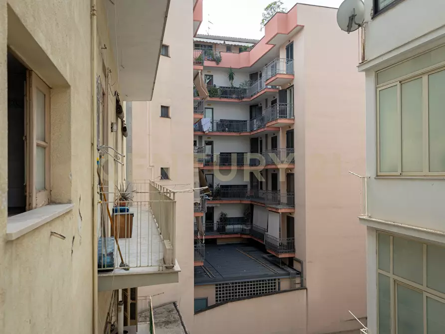 Immagine 21 di Pentalocale in vendita  in Via Milano 60 a Catania