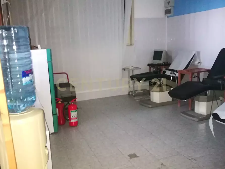 Immagine 20 di Locale commerciale in vendita  in Via Siculo Orientale 488 a Catania
