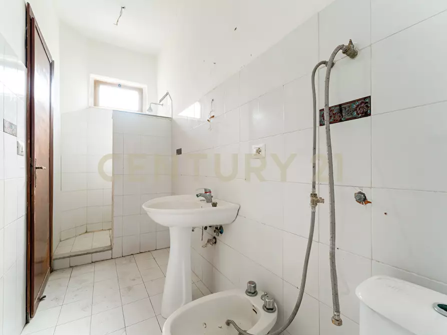 Immagine 22 di Bilocale in vendita  in Via Caduti del Lavoro 131 a Catania