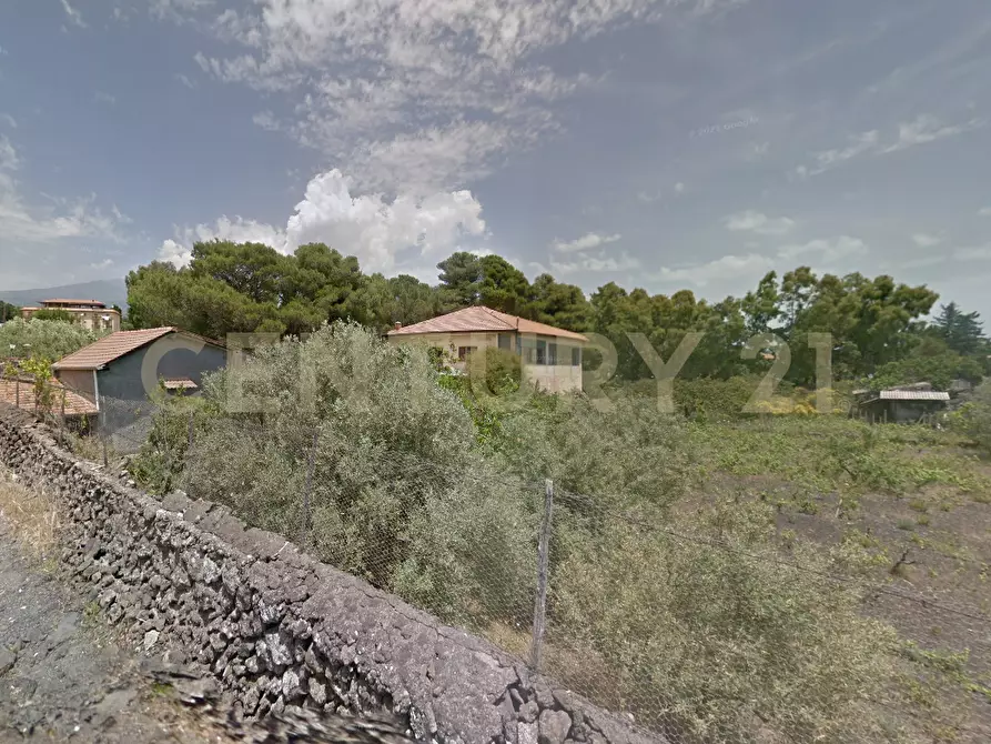 Immagine 3 di Terreno edificabile in vendita  in Via Salvatore Quasimodo 7 a Pedara