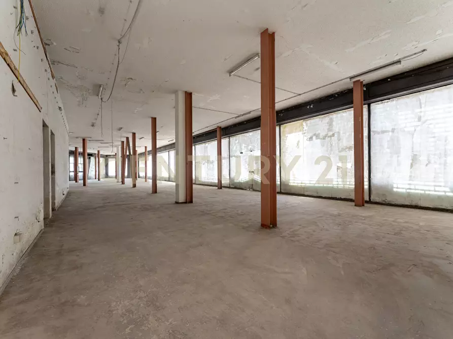 Immagine 18 di Attività commerciale in vendita  in Via Vittorio Emanuele 424 a Paterno'