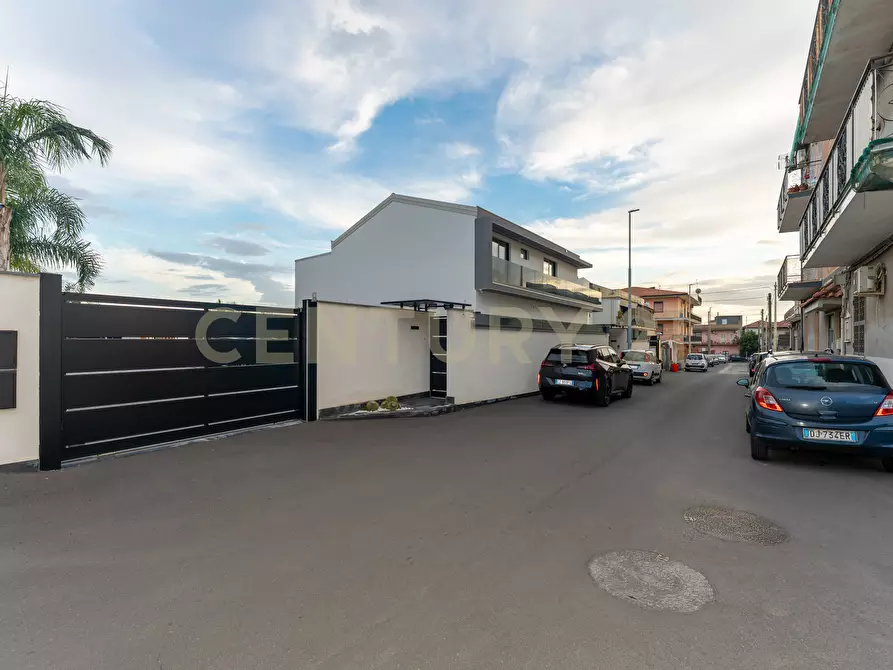 Immagine 3 di Villa in vendita  in Via Sant' Andrea 8 a Catania