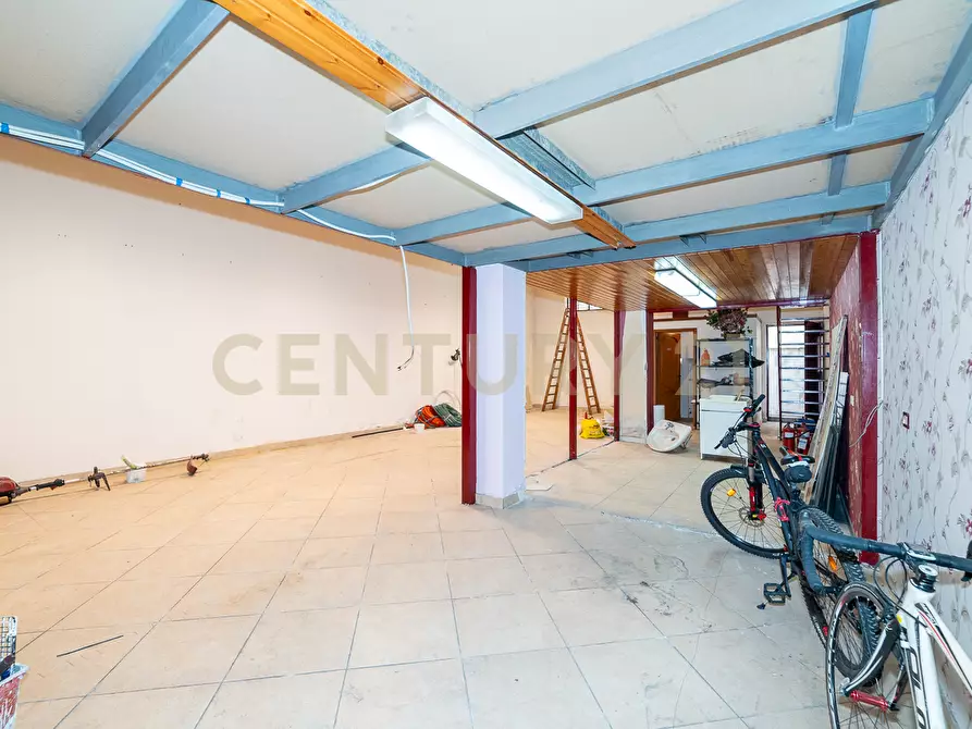 Immagine 12 di Attività commerciale in vendita  a Misterbianco