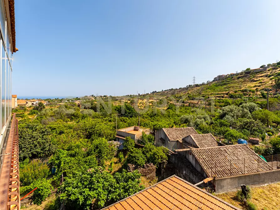 Immagine 43 di Trilocale in vendita  in Via San Nicolò 134 a Aci Catena