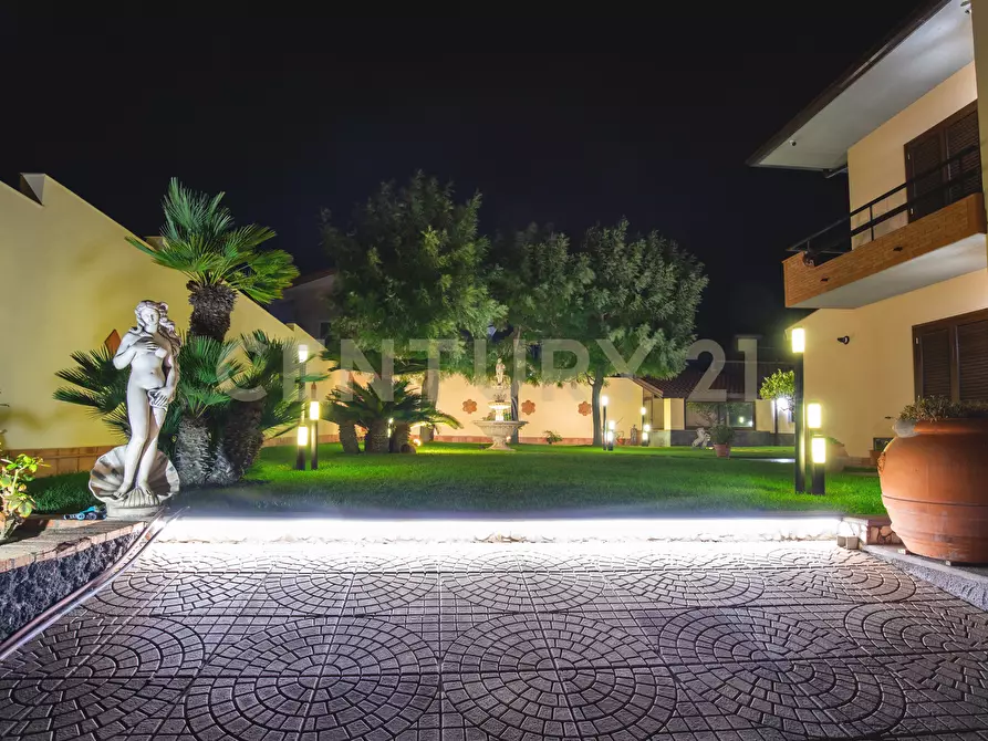 Immagine 78 di Villa in vendita  in Via Salemi 19 a Mascalucia