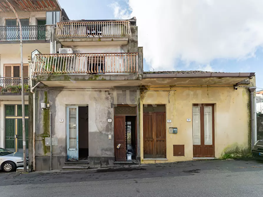 Immagine 2 di Attico in vendita  in via guglielmo marconi 26 a Zafferana Etnea