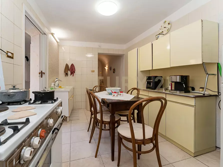 Immagine 51 di Pentalocale in vendita  in Via Antonino di Sangiuliano 185 a Catania