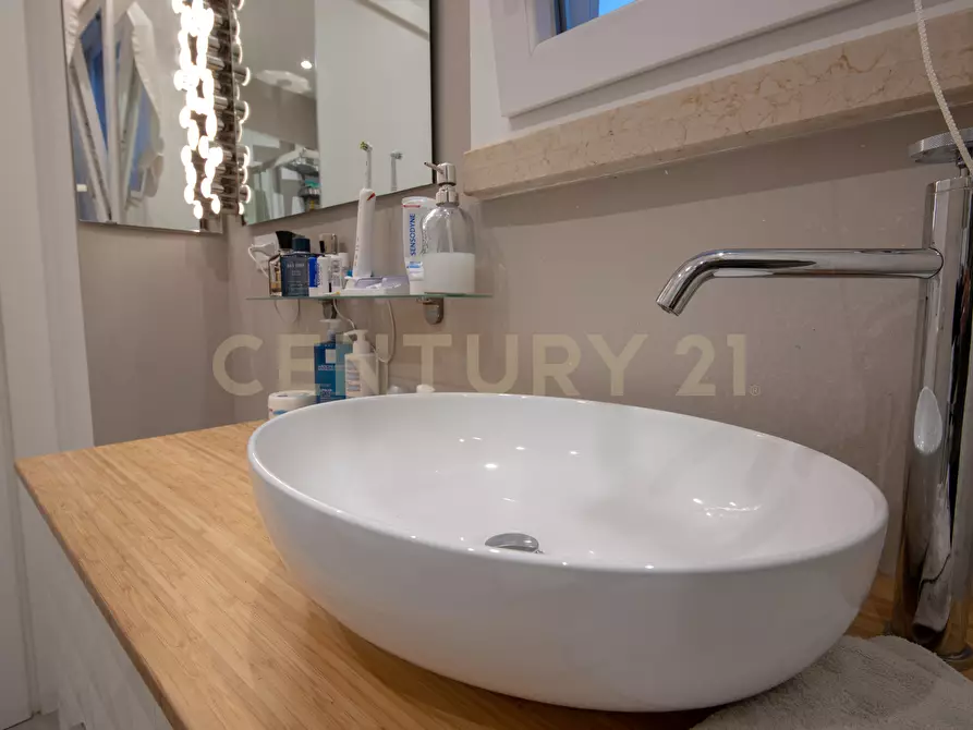 Immagine 101 di Villa in vendita  a Carovigno