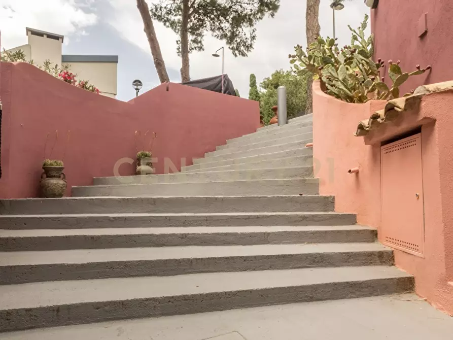 Immagine 40 di Villa in vendita  in Via dei Pioppi 57 a Quartu Sant'elena