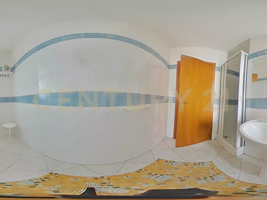 Immagine 59 di Villa in vendita  in Via Livorno 97 a Aci Castello