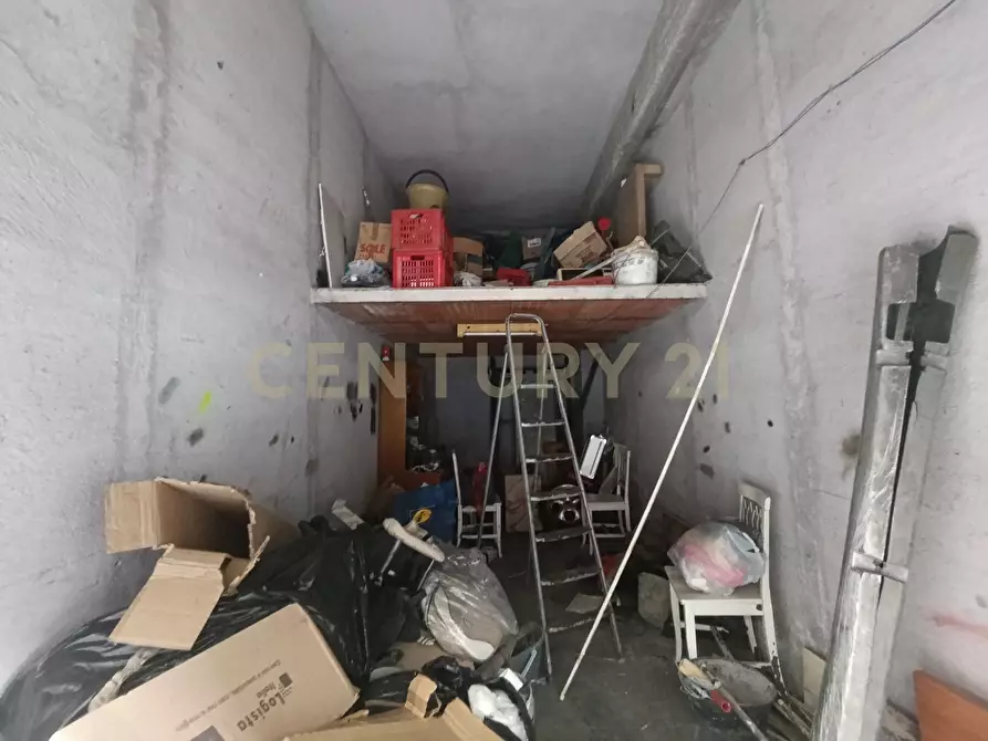 Immagine 15 di Pentalocale in vendita  in Via Nicola Coviello 158 a Biancavilla